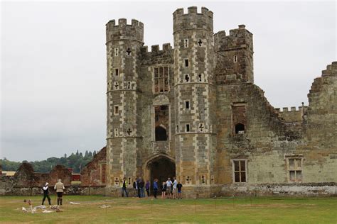 tudor castles history.